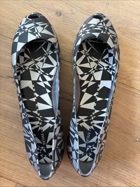 Melissa x gareth pugh collector Black & Silver Geometric Peep-Toe Flats 9